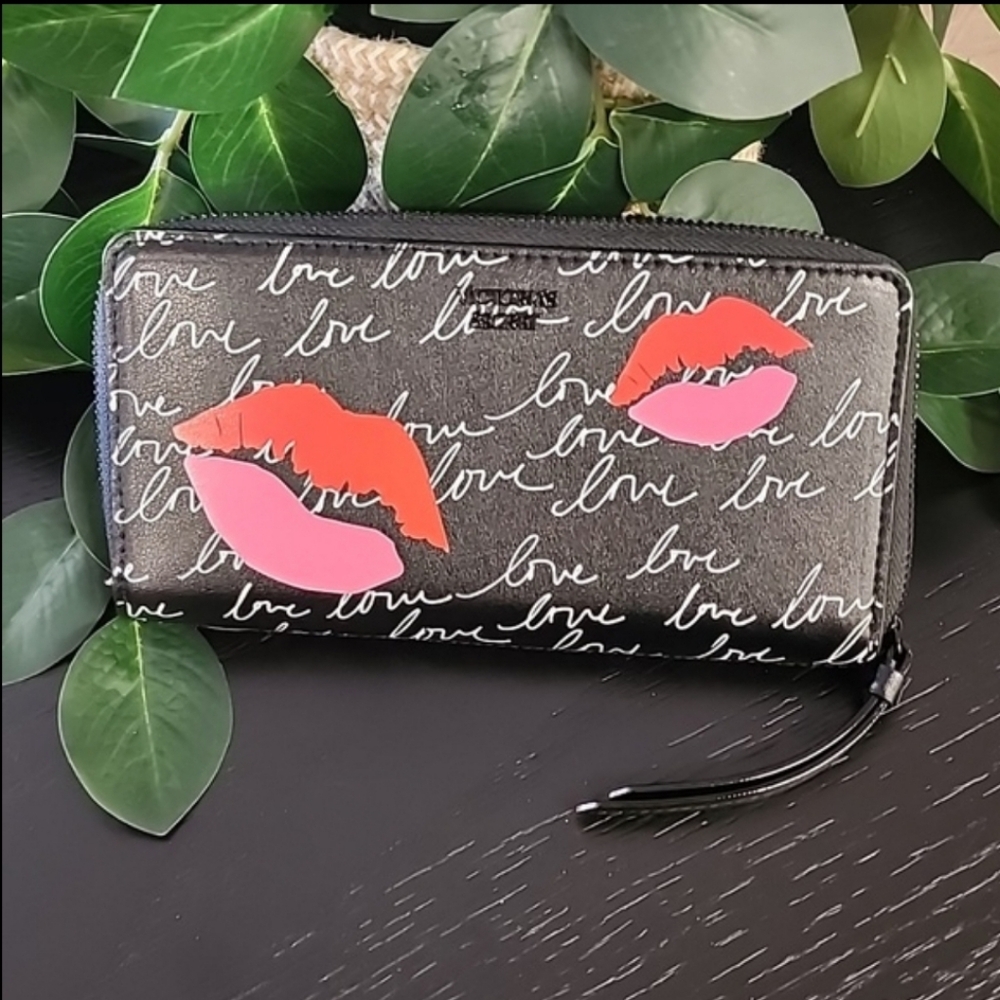 VICTORIA'S SECRET Love Kisses Zip Around Long Wallet Wristlet Lips Vegan Leather - Picture 12 of 13